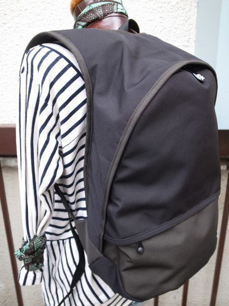 crumpler laptop backpack